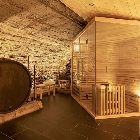 Burgblickhotel 3* 베른카슈텔쿠에스