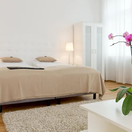 Burgblickhotel 호텔 베른카슈텔쿠에스