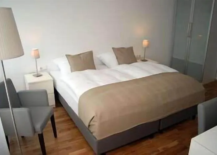 Burgblickhotel 호텔 베른카슈텔쿠에스